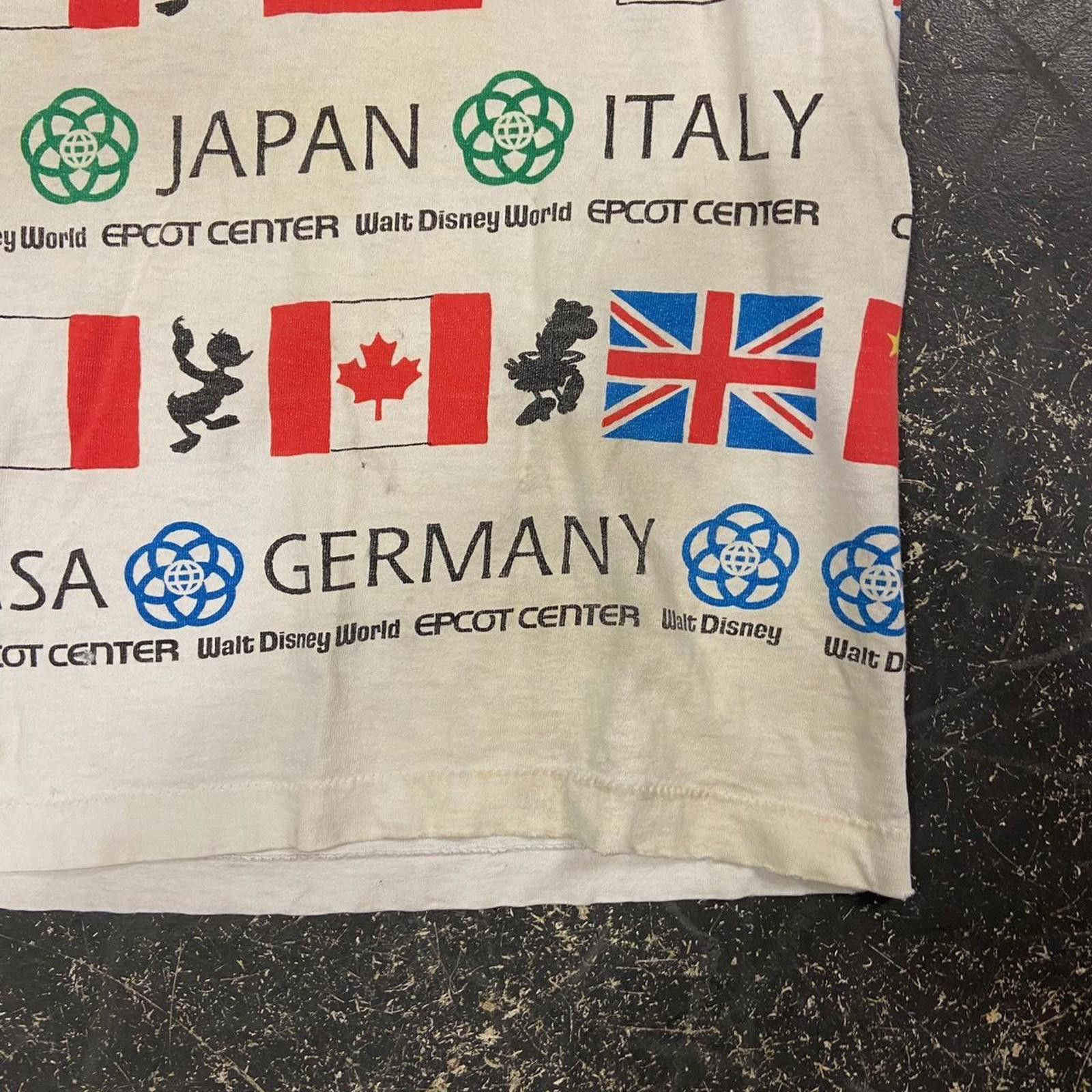 Disney 90s Disney Countries AOP Tee Size US XL / EU 56 / 4 - 2 Thumbnail