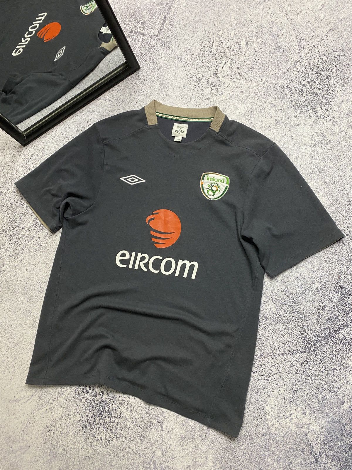 Umbro Republic of Ireland 2010/11 Umbro Home Training Jersey Size US L / EU 52-54 / 3 - 2 Thumbnail