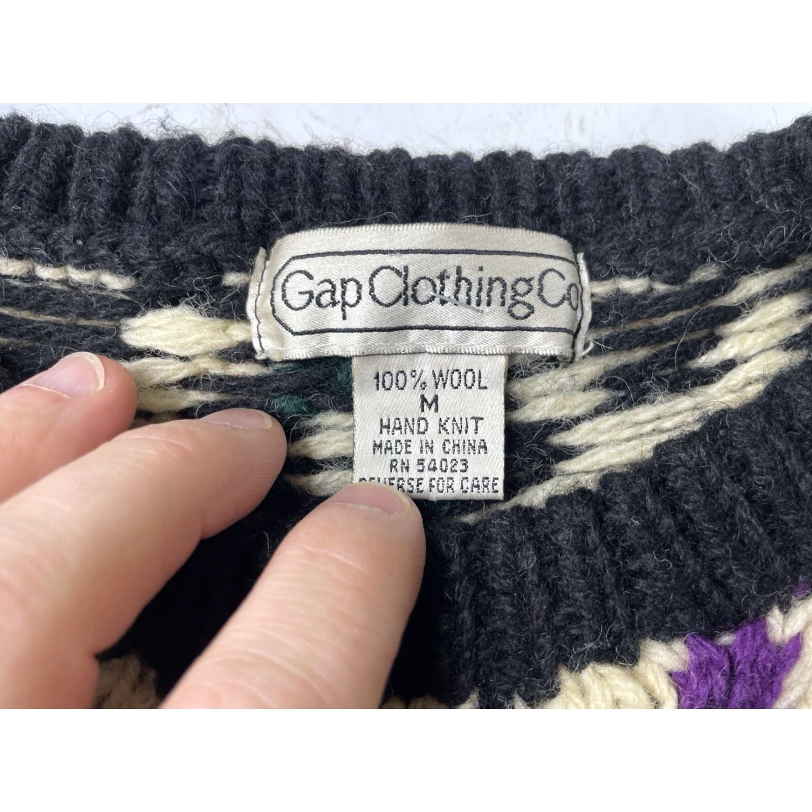 Gap VINTAGE Gap Sweater Women's Knit Wool Pullover Medium Cream Geometric Diamond Nordic Oversized Geometric Pattern Wool Knit Pullover M Women Size M / US 6-8 / IT 42-44 - 2 Thumbnail