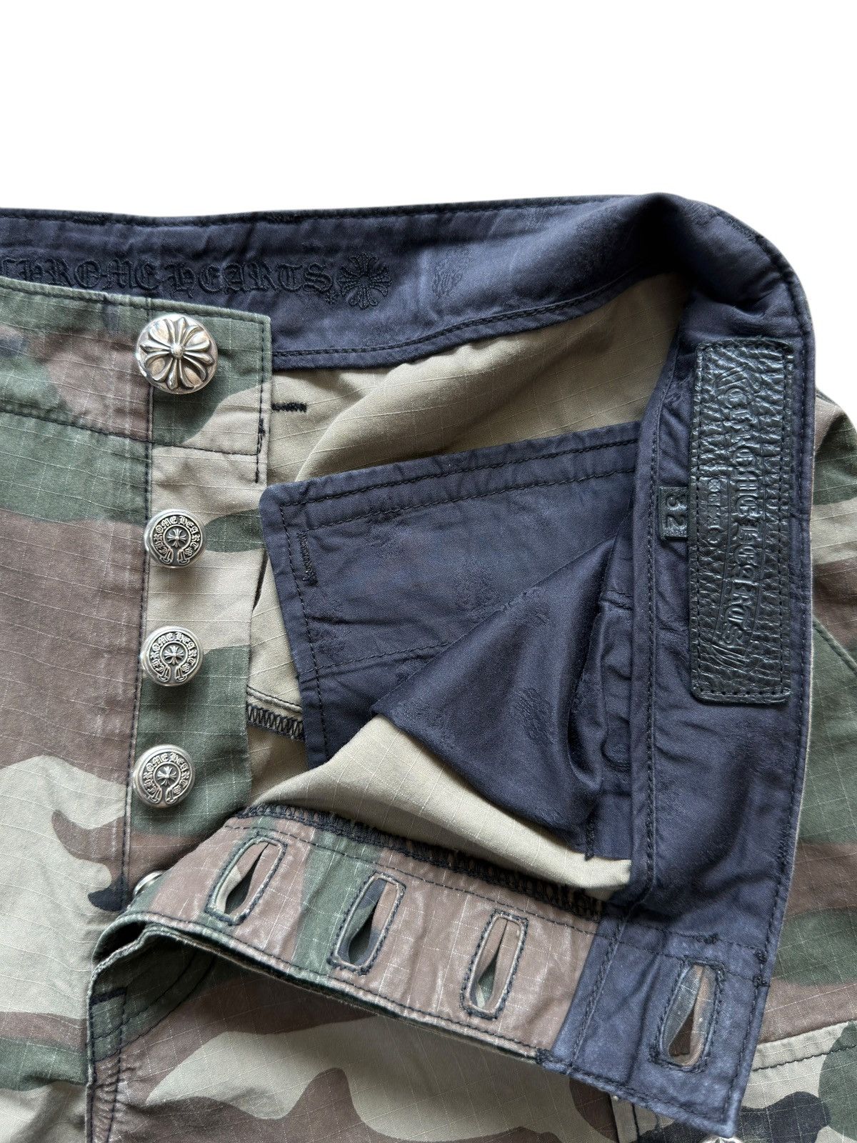 Chrome Hearts Chrome Hearts ‘Devil Dog’ Camo Cargo Shorts Size US 32 / EU 48 - 9 Thumbnail