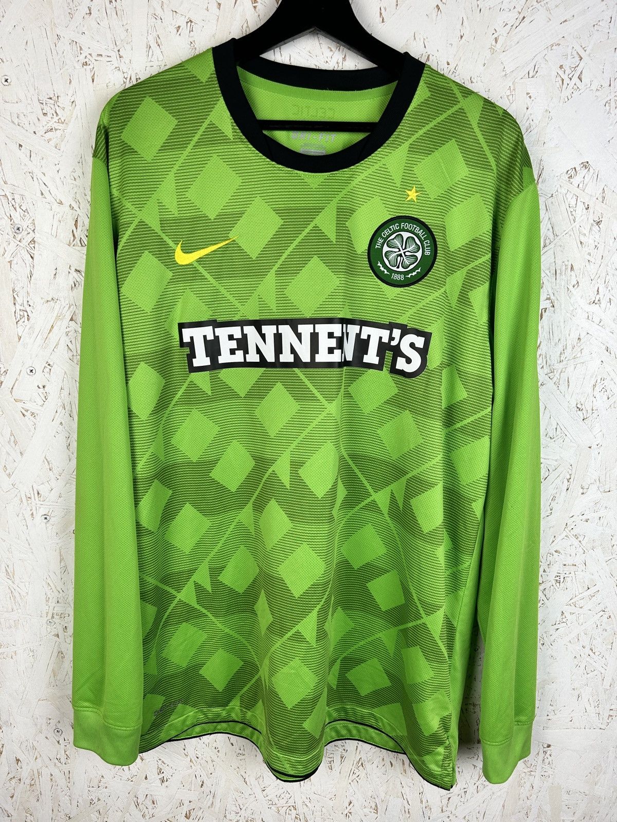 Nike Vintage Nike Celtic FC 2010/11 Away Kit Soccer Jersey XL Size US XL / EU 56 / 4 - 1 Thumbnail