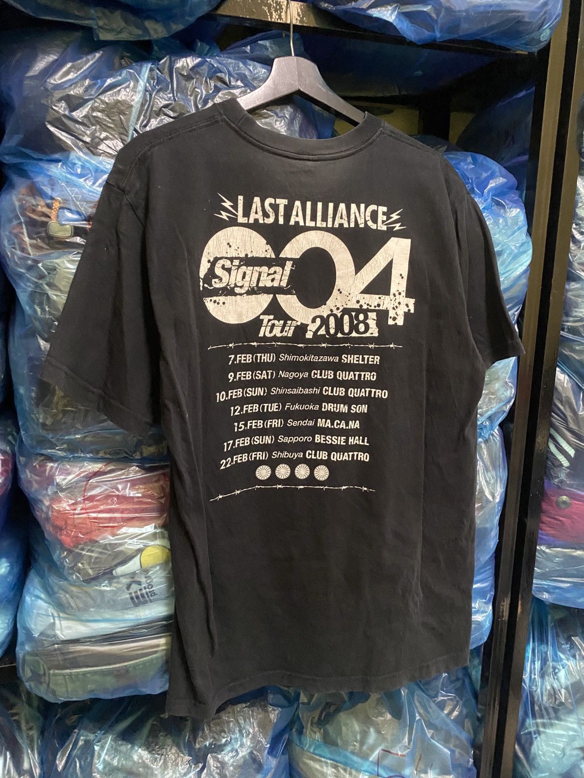 Band Tees VINTAGE Y2K LAST ALLIANCE JAPANESE BAND TEE ROCK TOUR 2004 Size US M / EU 48-50 / 2 - 7 Thumbnail