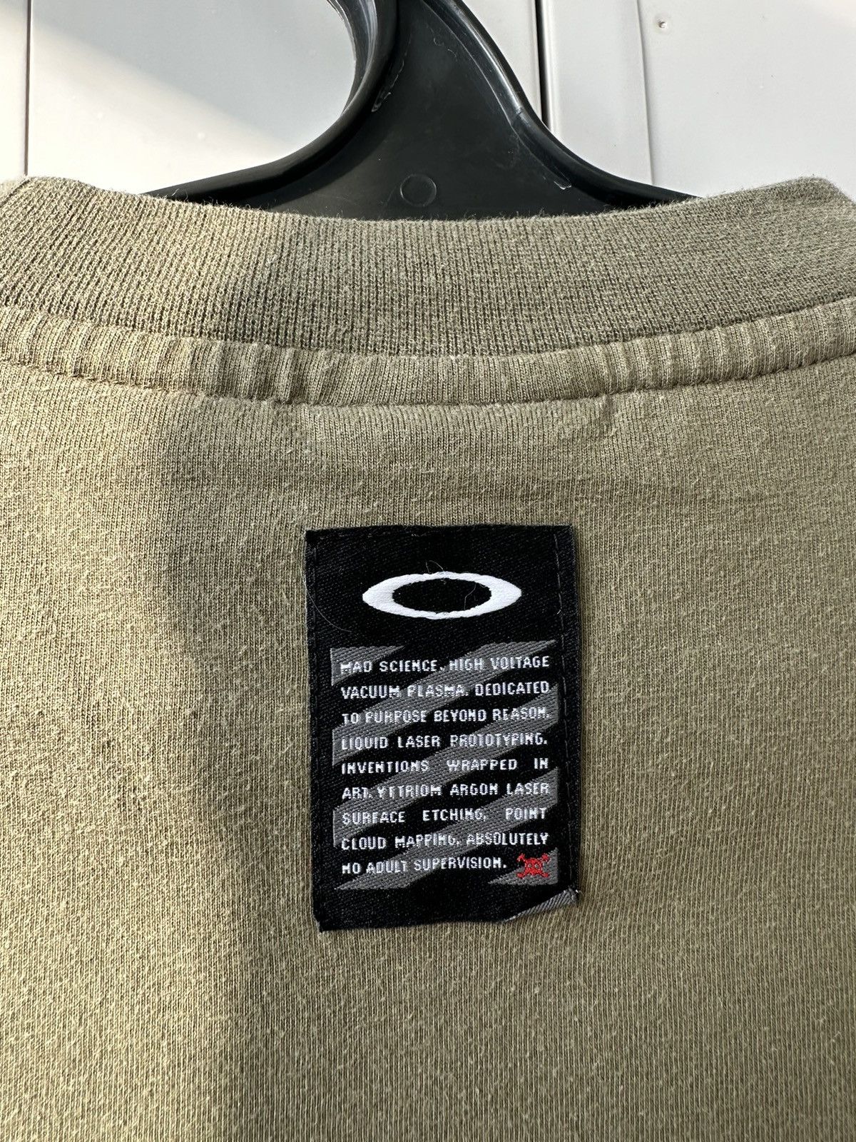 Oakley Vintage Oakley T-shirt 3D Centre Logo Size US S / EU 44-46 / 1 - 12 Thumbnail