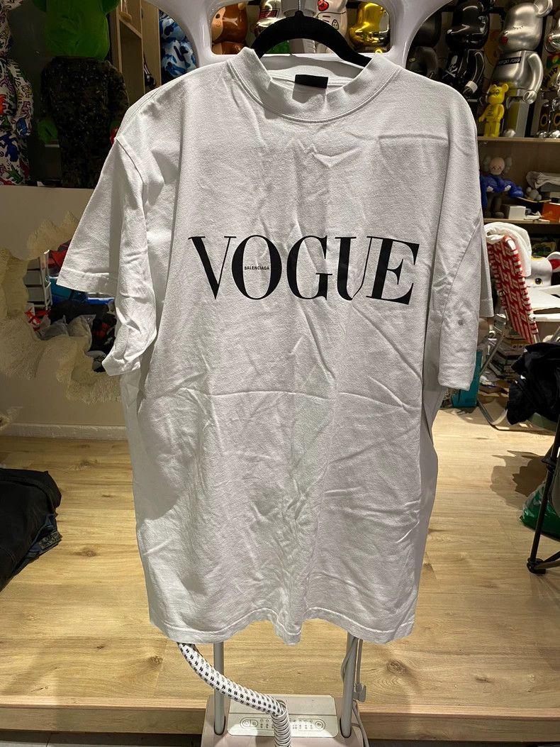 Balenciaga Balenciaga Vogue Beige Short Sleeve Size US S / EU 44-46 / 1 - 3 Thumbnail