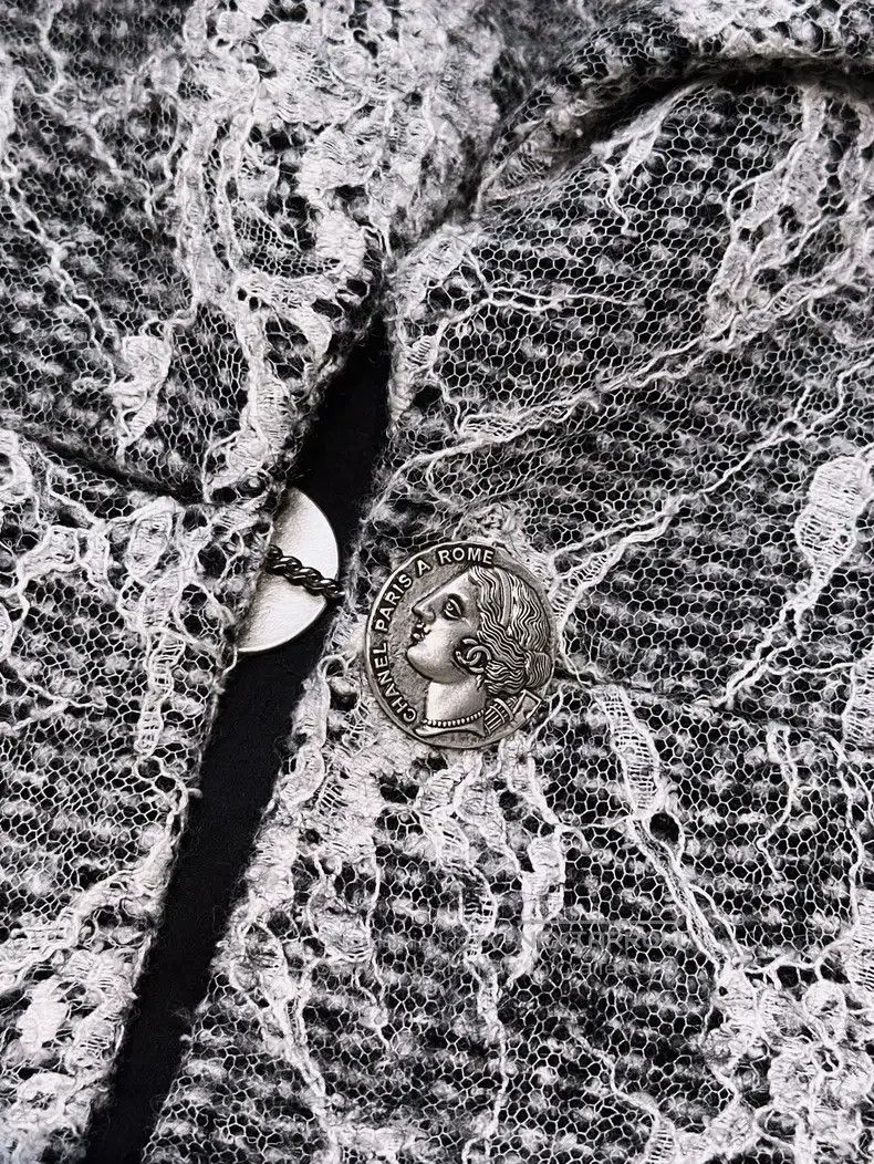 Chanel Chanel Roman series black bottom white lace pattern long-s Size XXS / US 00 / IT 34 - 3 Thumbnail