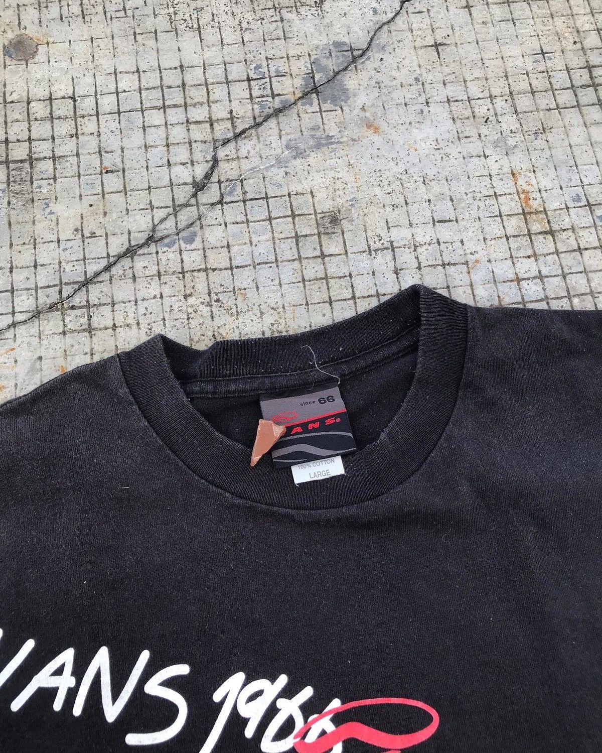Japanese Brand × Vans × Vintage Vintage Vans Tee Size US L / EU 52-54 / 3 - 5 Thumbnail
