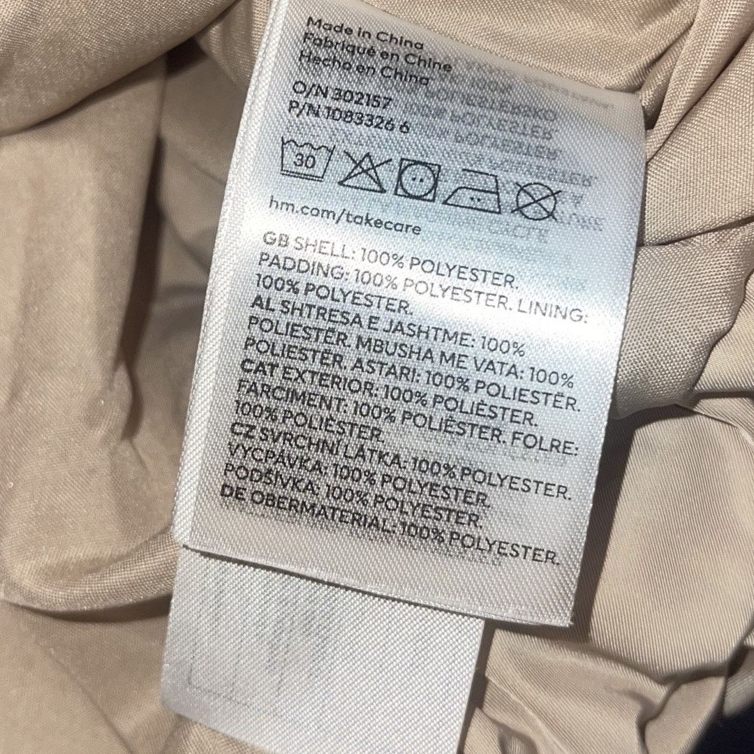 H&M Divided Cropped Puffer Sleeveless Mocked Neck Vest Sporty Size S / US 4 / IT 40 - 4 Thumbnail
