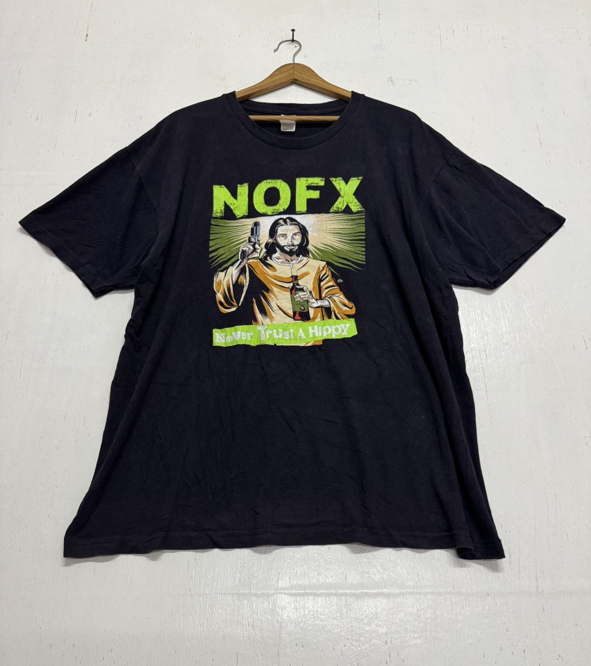 Band Tees × Vintage NOFX NEver trust hippy Size US XL / EU 56 / 4 - 1 Thumbnail