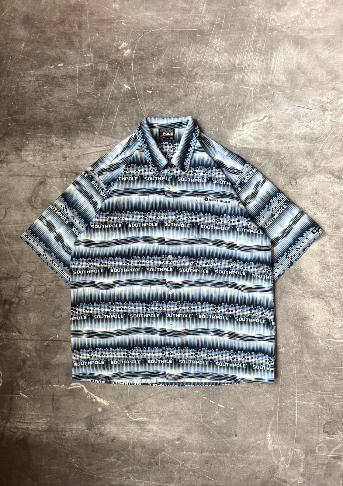 Southpole Vintage Southpole Short-Sleeve Buttondown Shirt (XL) Size US XL / EU 56 / 4 - 1 Thumbnail