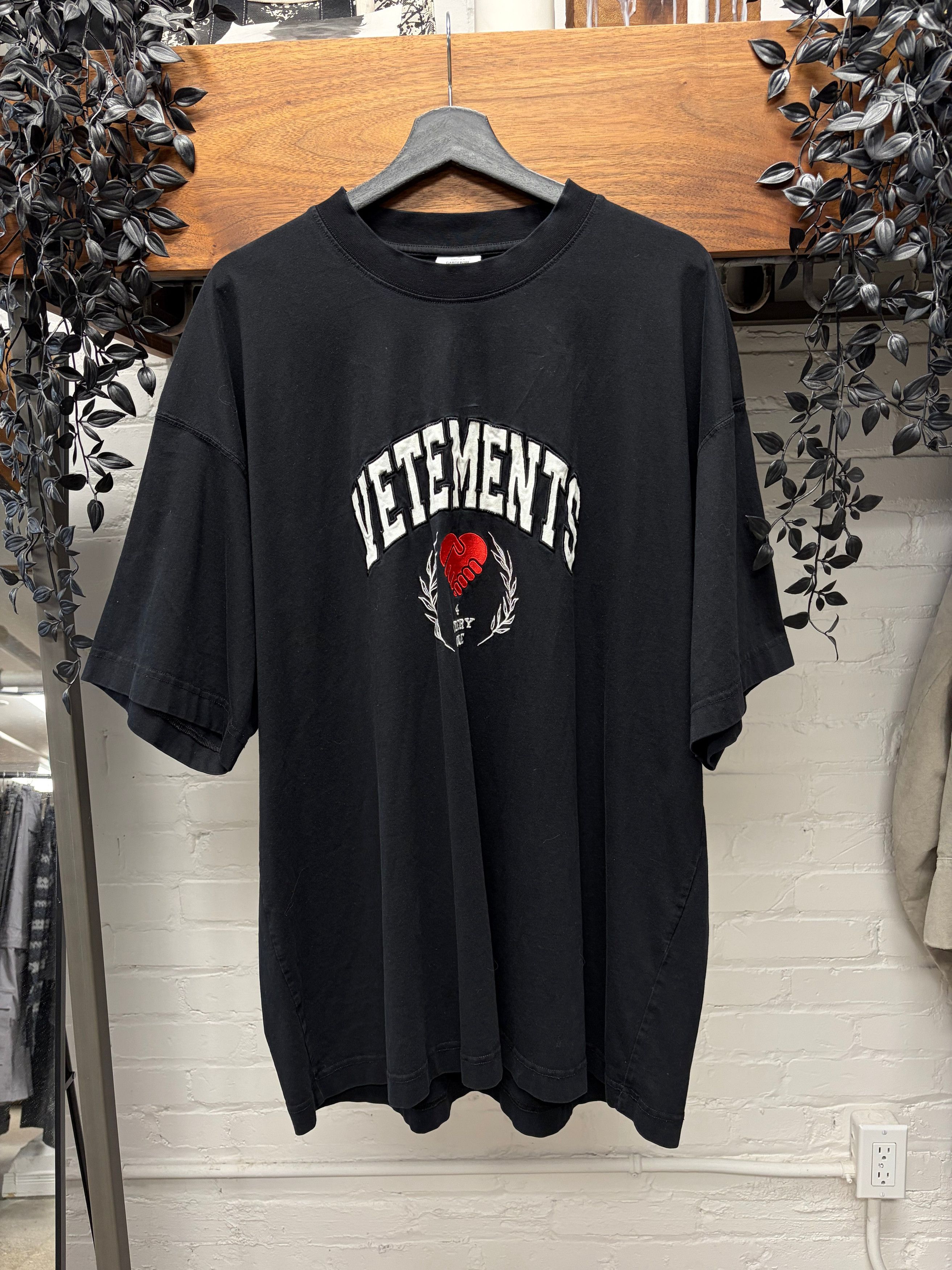 Vetements VETEMENTS I Love Paris Hilton Oversized Cotton T-Shirt