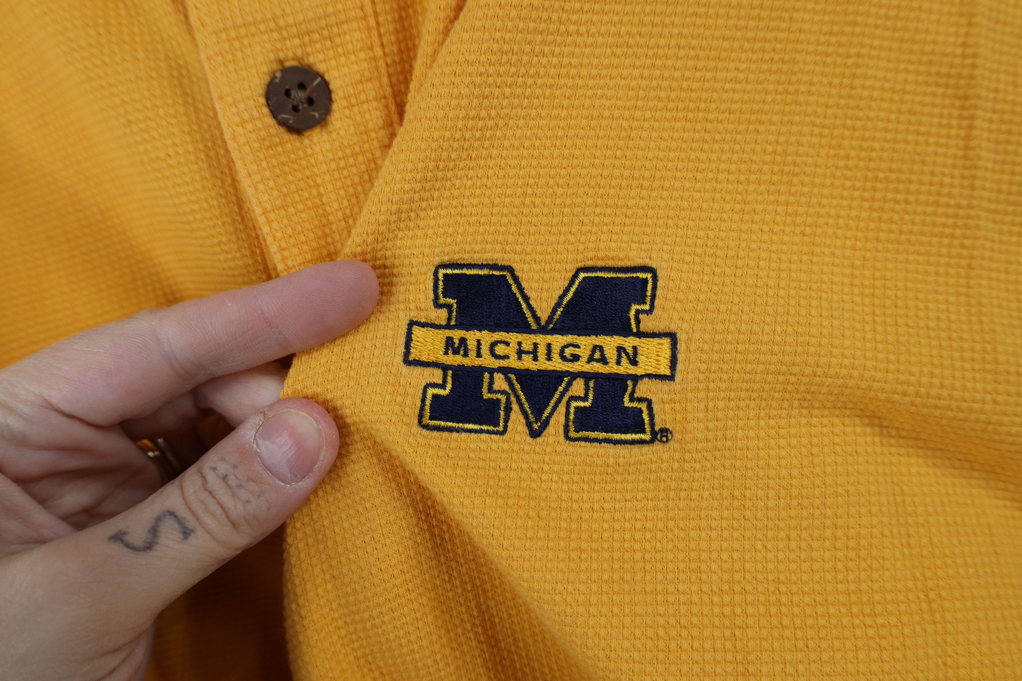 Vintage Vintage 90s University of Michigan Thermal Waffle Knit Polo Size US M / EU 48-50 / 2 - 4 Thumbnail