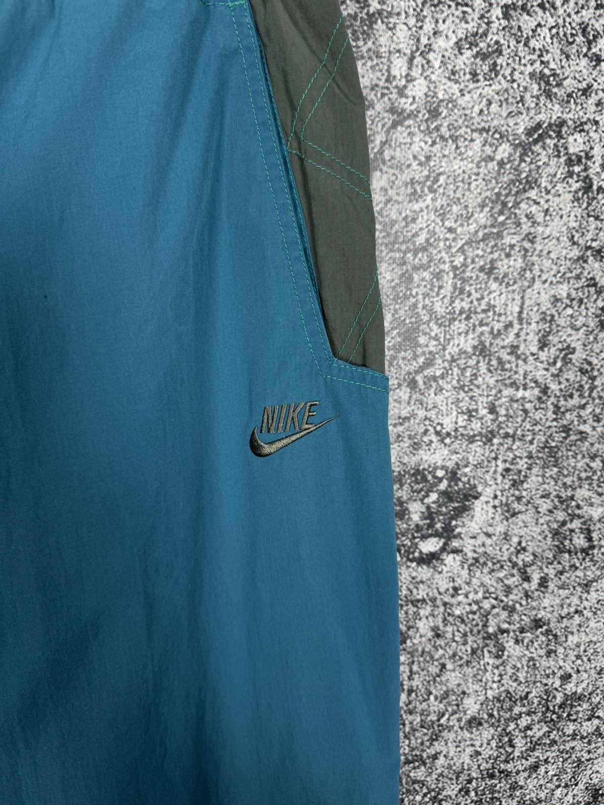 Nike Nike Air Vintage TrackSuit Sports Jacket And Pants Size L Size US L / EU 52-54 / 3 - 17 Thumbnail