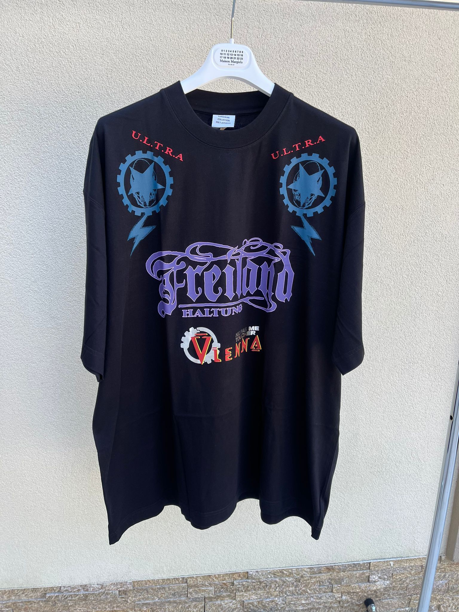 Vetements Maybe Mental T-Shirt in Black Size US XL / EU 56 / 4 - 5 Thumbnail