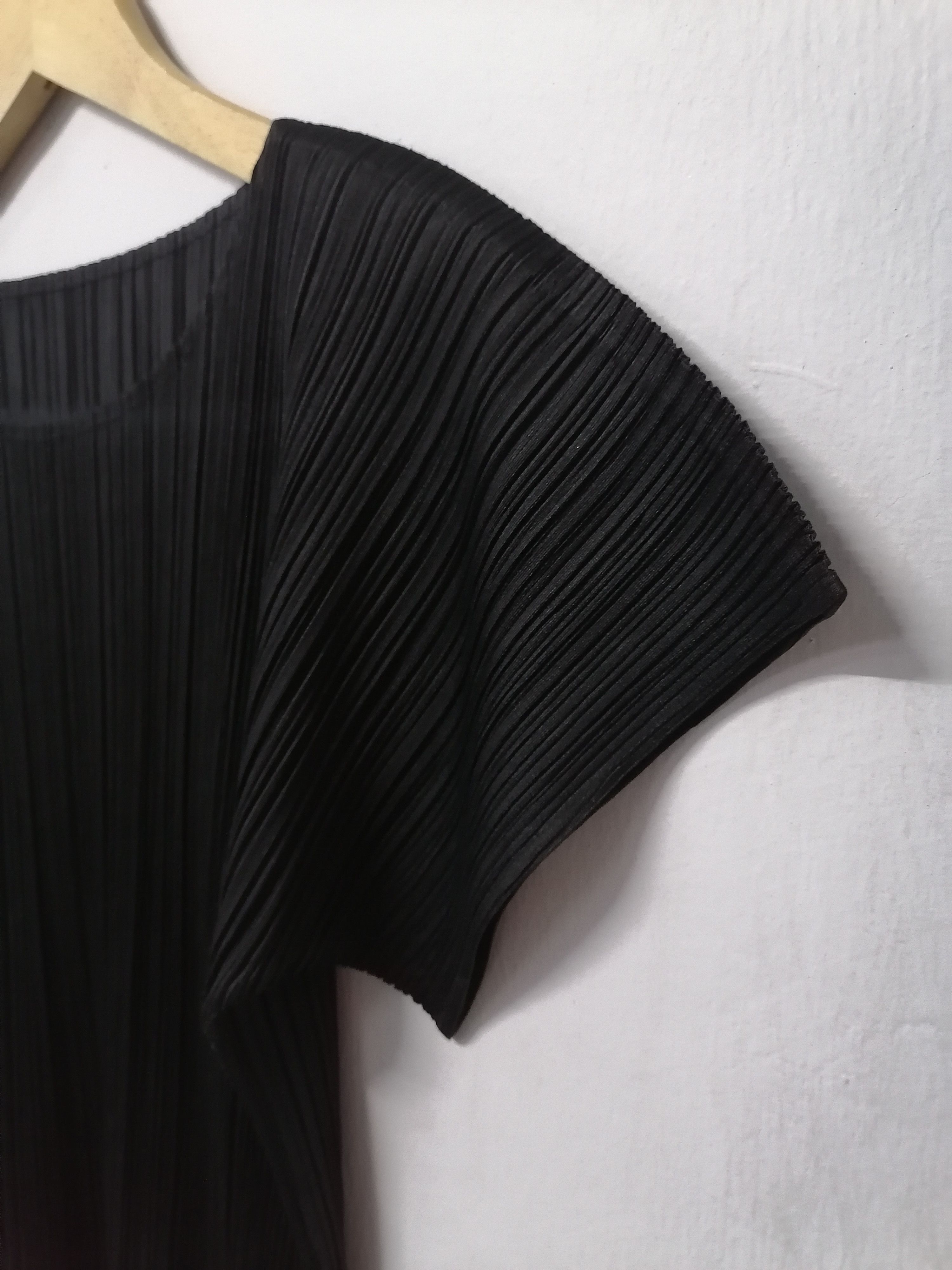 Issey Miyake × Pleats Please Issey Miyake Issey Miyake Pleats Please Round Neck Shirts Size M / US 6-8 / IT 42-44 - 2 Thumbnail