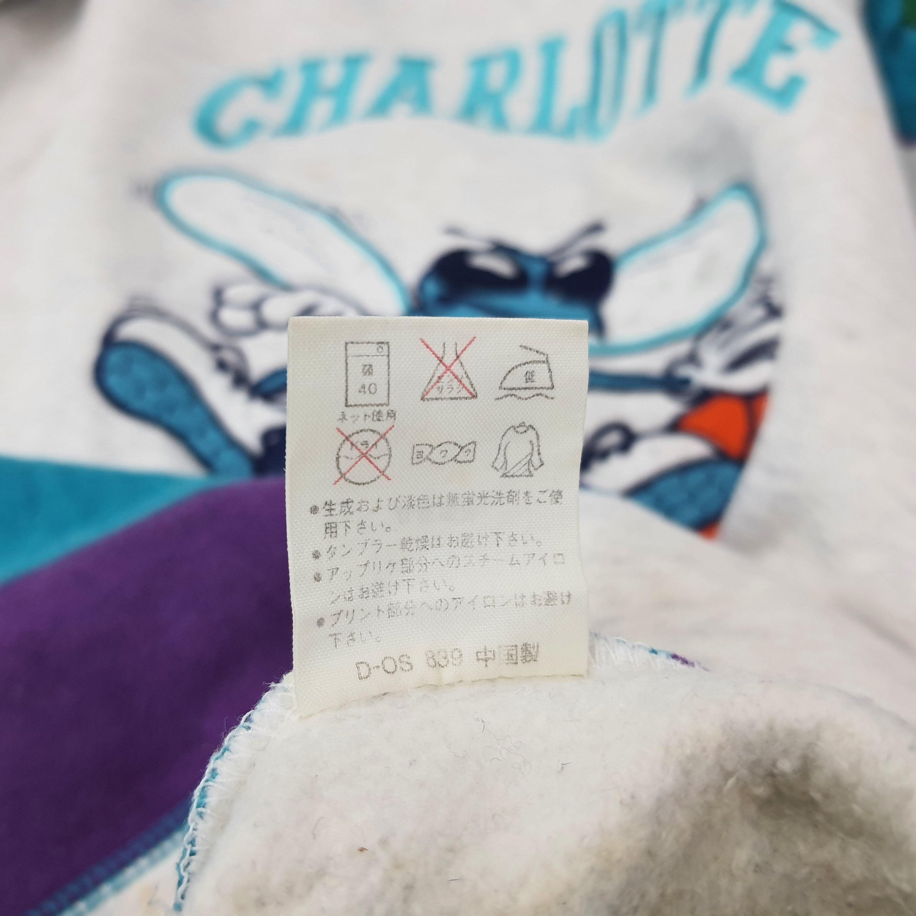 NBA Vintage NBA Charlotte Hornets Team Sports Sweatshirt C246N27 Size US M / EU 48-50 / 2 - 9 Thumbnail
