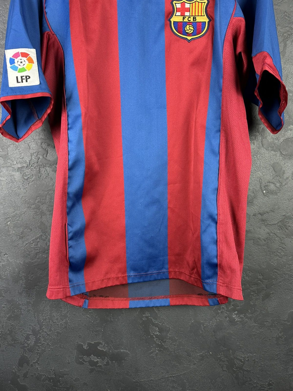 Vintage FC Barcelona LARSSON #7 2004 Jersey Home Shirt Size US S / EU 44-46 / 1 - 5 Thumbnail