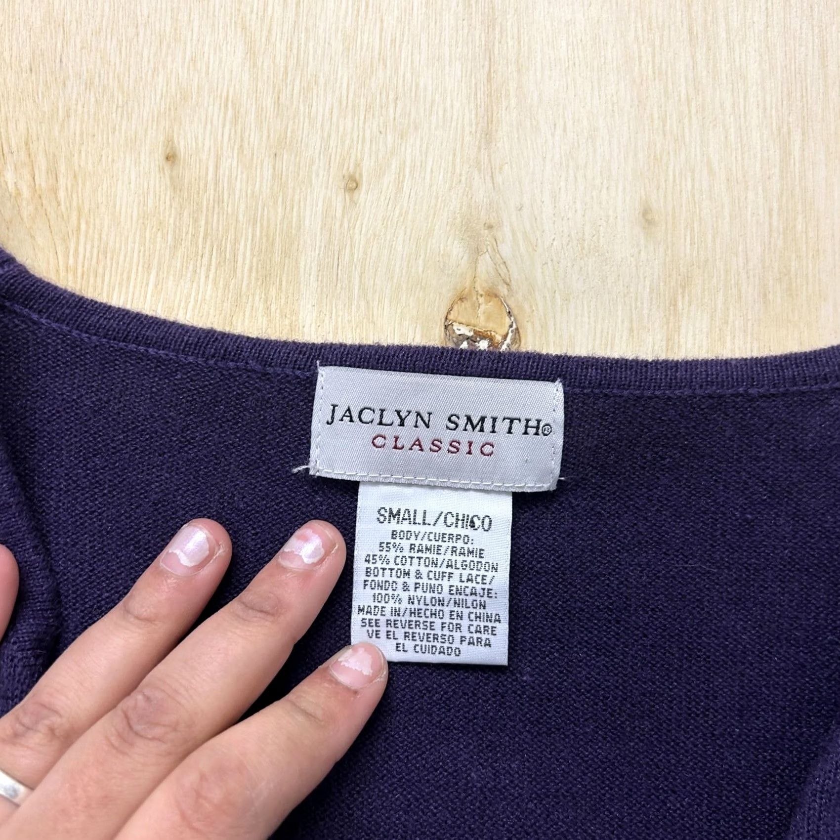 Vintage VINTAGE Jaclyn Smith Cardigan Shirt Womens Small Purple Lace Sequin V Neck Hem Size S / US 4 / IT 40 - 5 Thumbnail