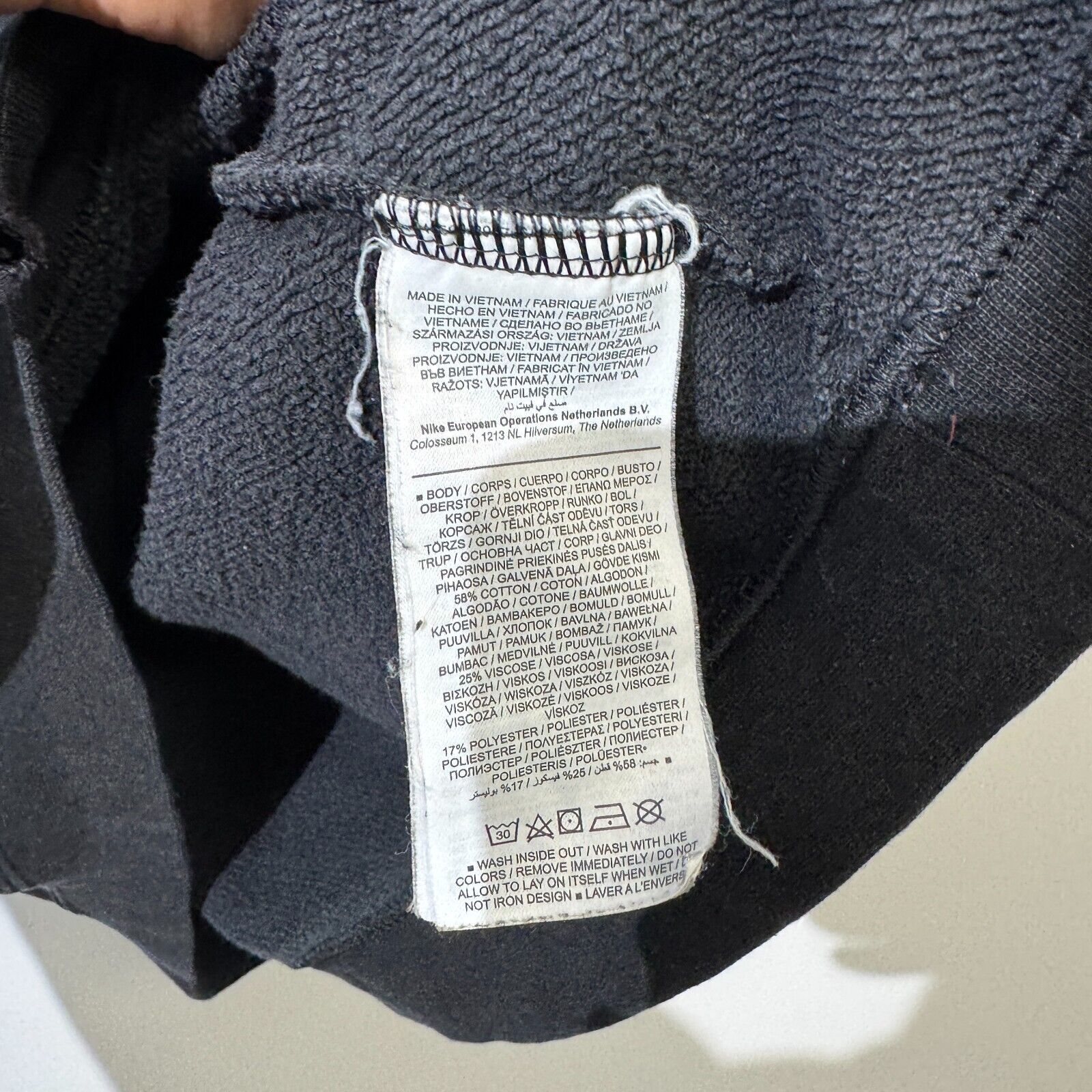 Nike × Vintage Nike Unisex Black Cotton Crop Top Crewneck Size XL Size US XL / EU 56 / 4 - 7 Thumbnail