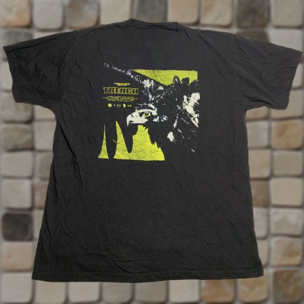 Tultex VINTAGE Twenty One Pilots Trench T-shirt Mens Adult Medium Black Concert Band Shirt Graphic Tee Size US M / EU 48-50 / 2 - 1 Thumbnail