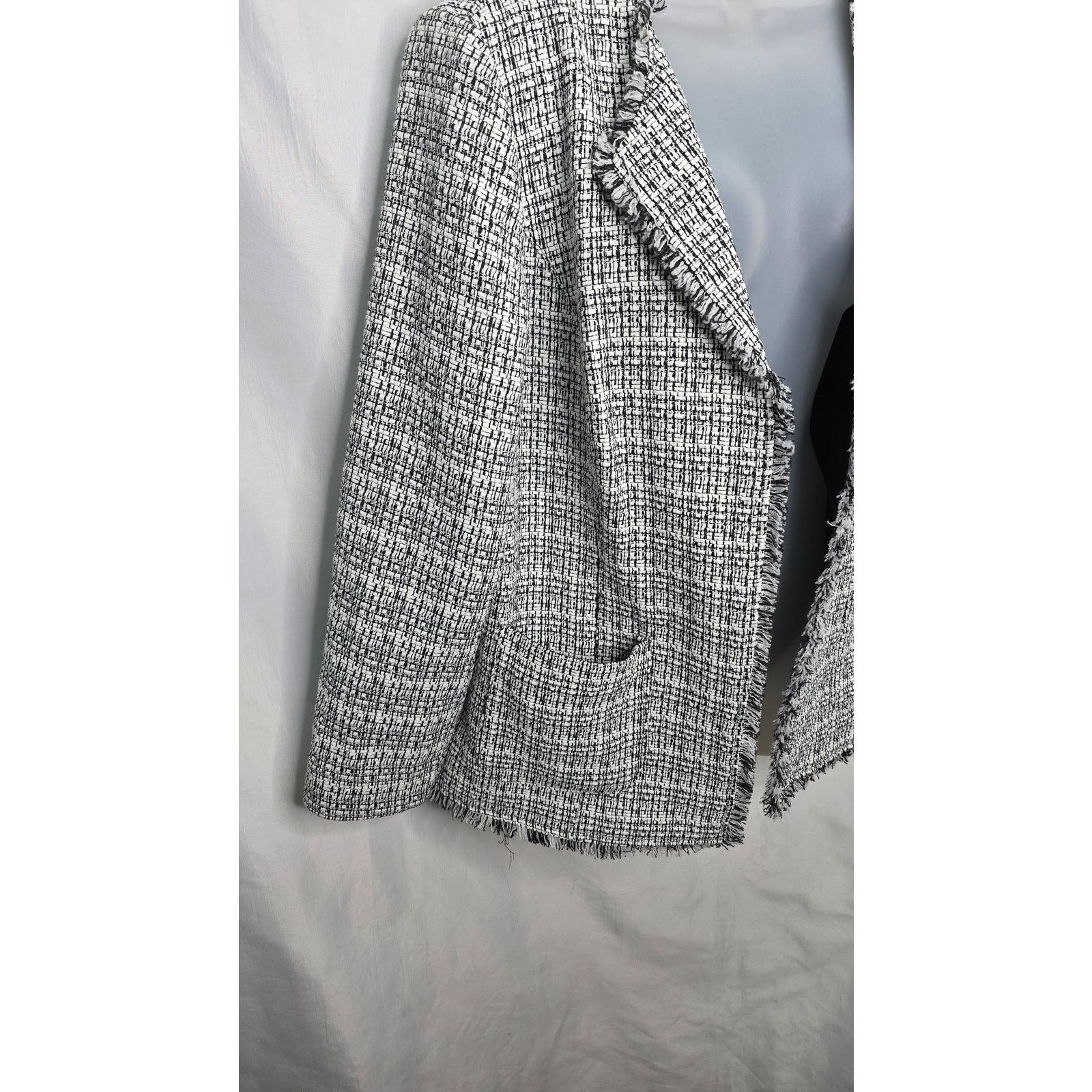 Other Chico's Black & White Tweed Jacket with Fringe Edging Large Size L / US 10 / IT 46 - 9 Thumbnail