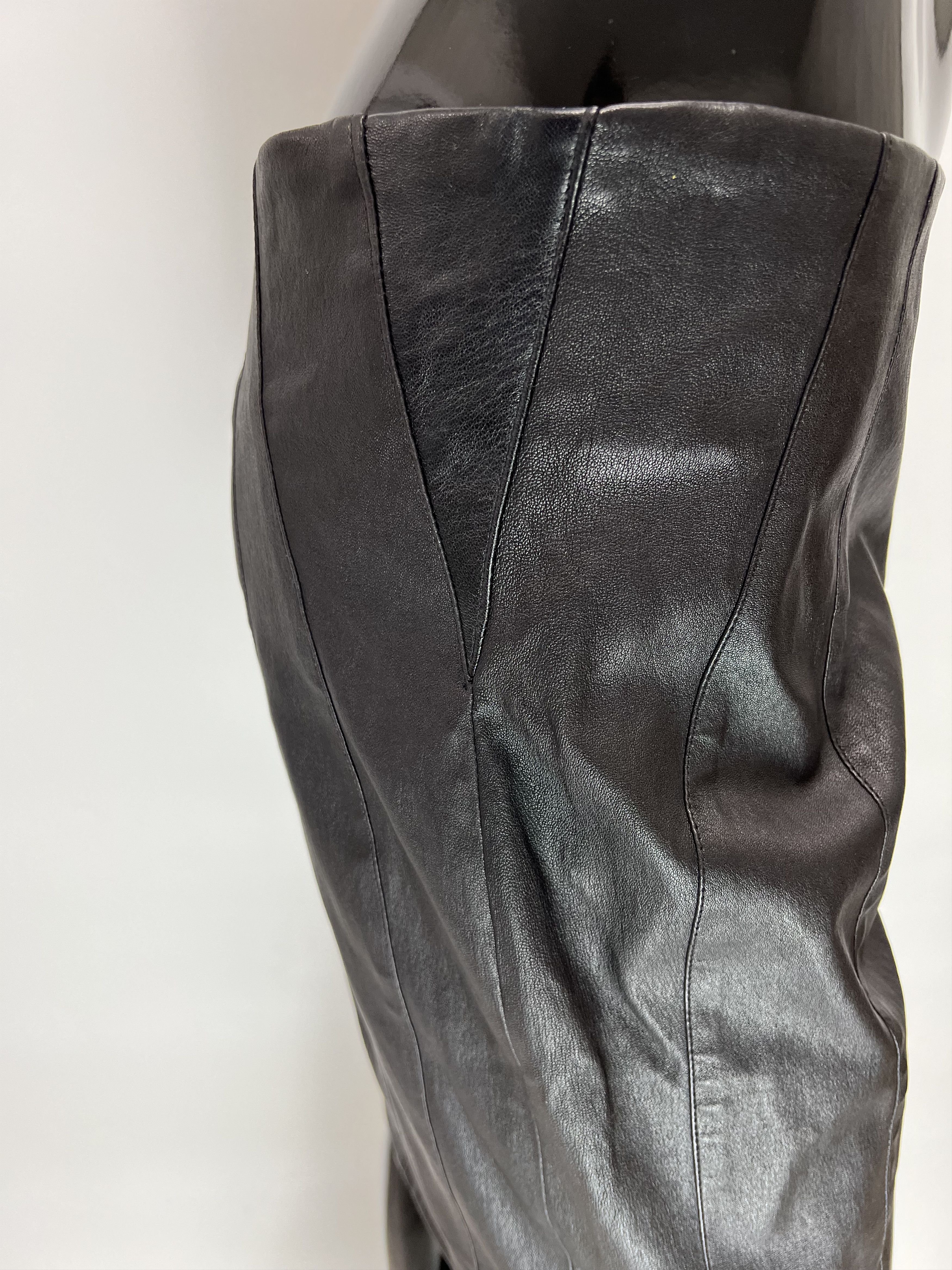 Prada Prada Black Leather Midi Skirt Size IT 44 Size 30" / US 8 / IT 44 - 8 Thumbnail