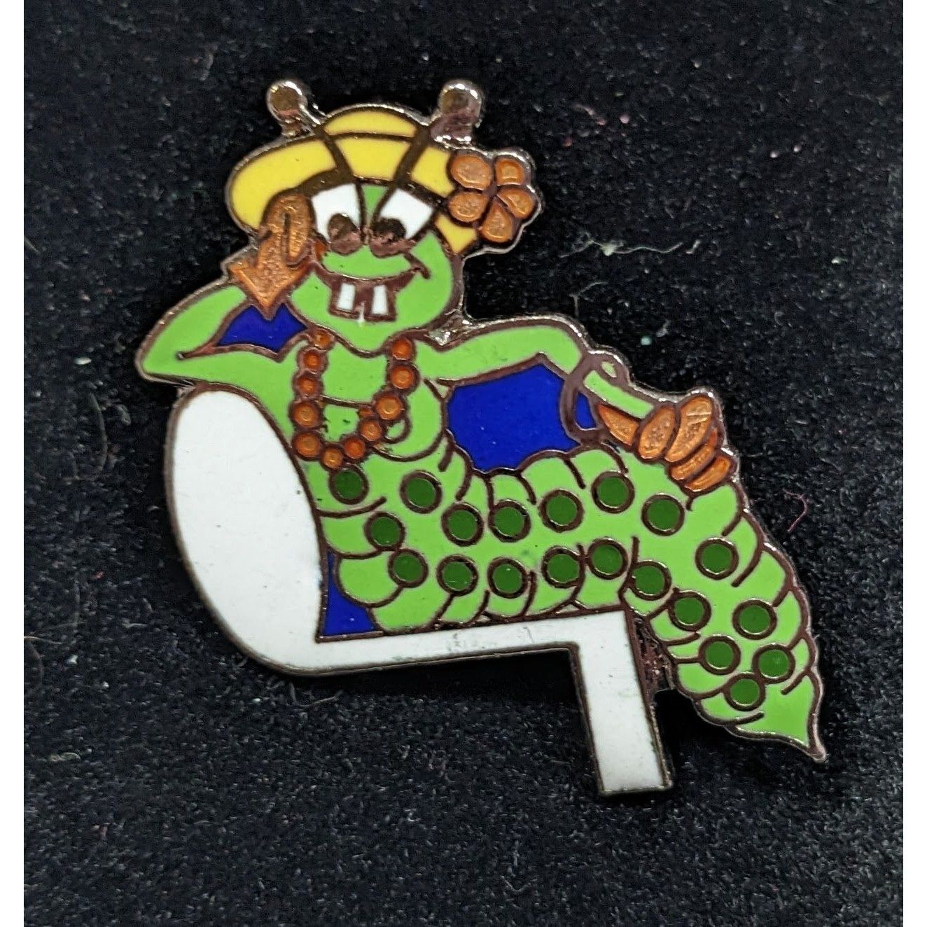 Other Vintage Mafco Green Music Note Caterpillar Lapel Pin Size ONE SIZE - 3 Thumbnail
