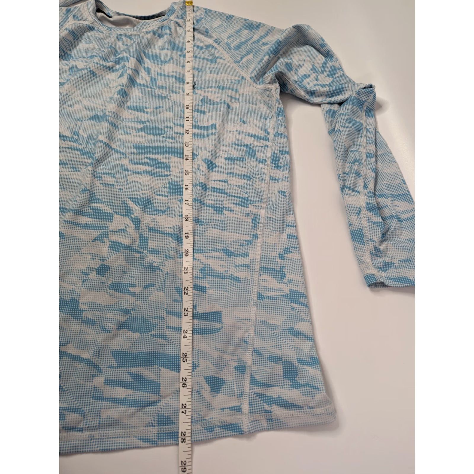 Spyder Spyder Rash Guard Shirt Mens Small Blue Camo Swim Surf 30+ UPF UV Protection All Seasons Breathable Moisture Wicking Lightweight Easy Care Size US S / EU 44-46 / 1 - 7 Thumbnail