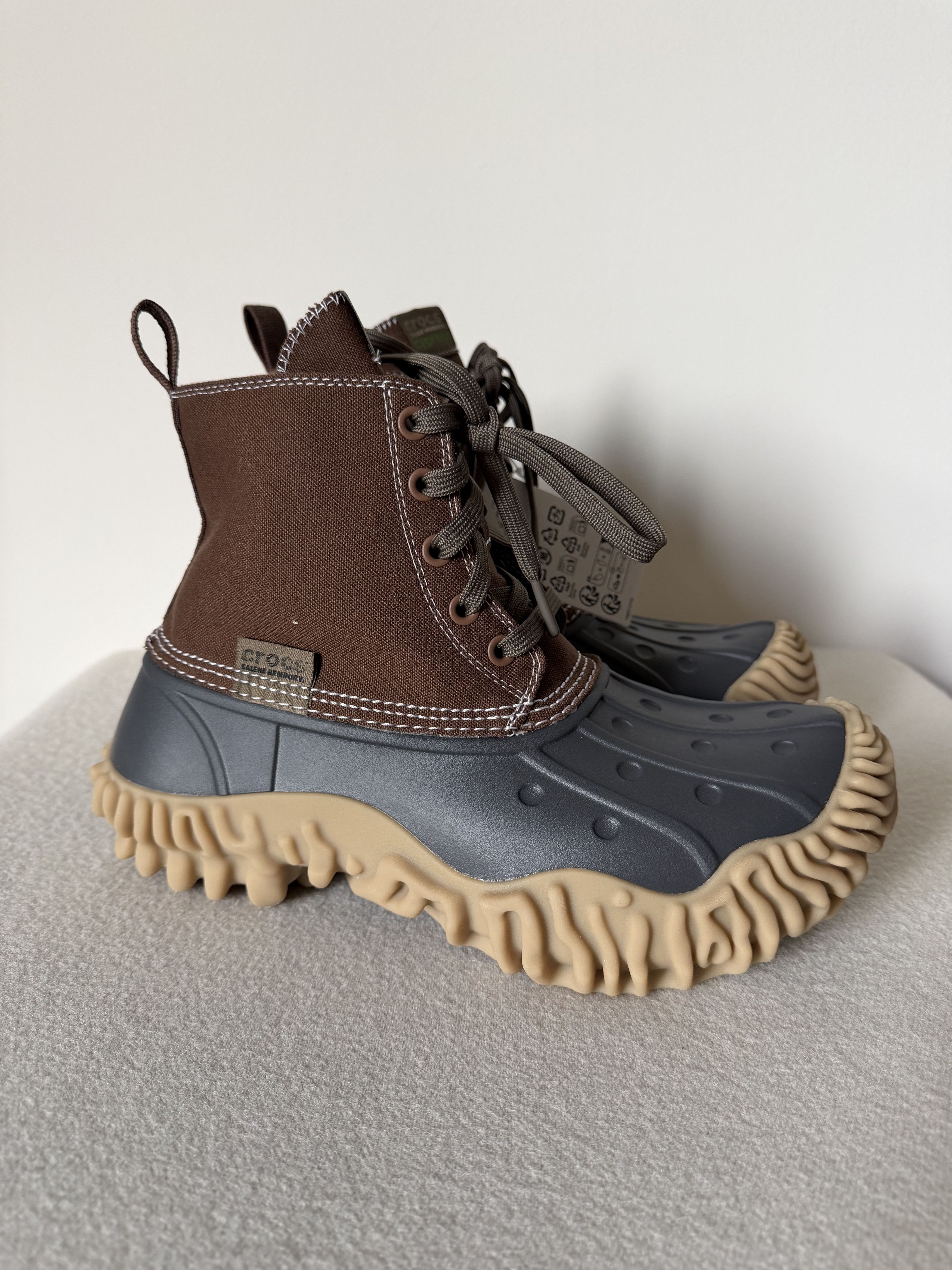 Salehe Bembury Salehe Bembury Crocs Sequioa Boots in Taho Brown Size US 10 / EU 43 - 1 Thumbnail