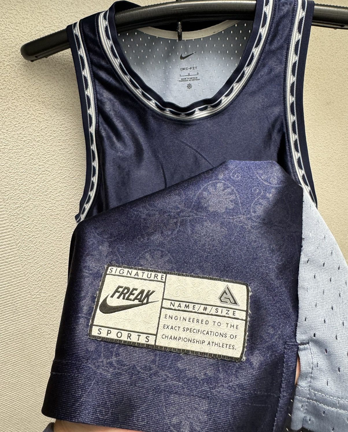 Nike Nike Greak Freak Giannis Antetokounmpo sleeveless L sz Size US L / EU 52-54 / 3 - 3 Thumbnail