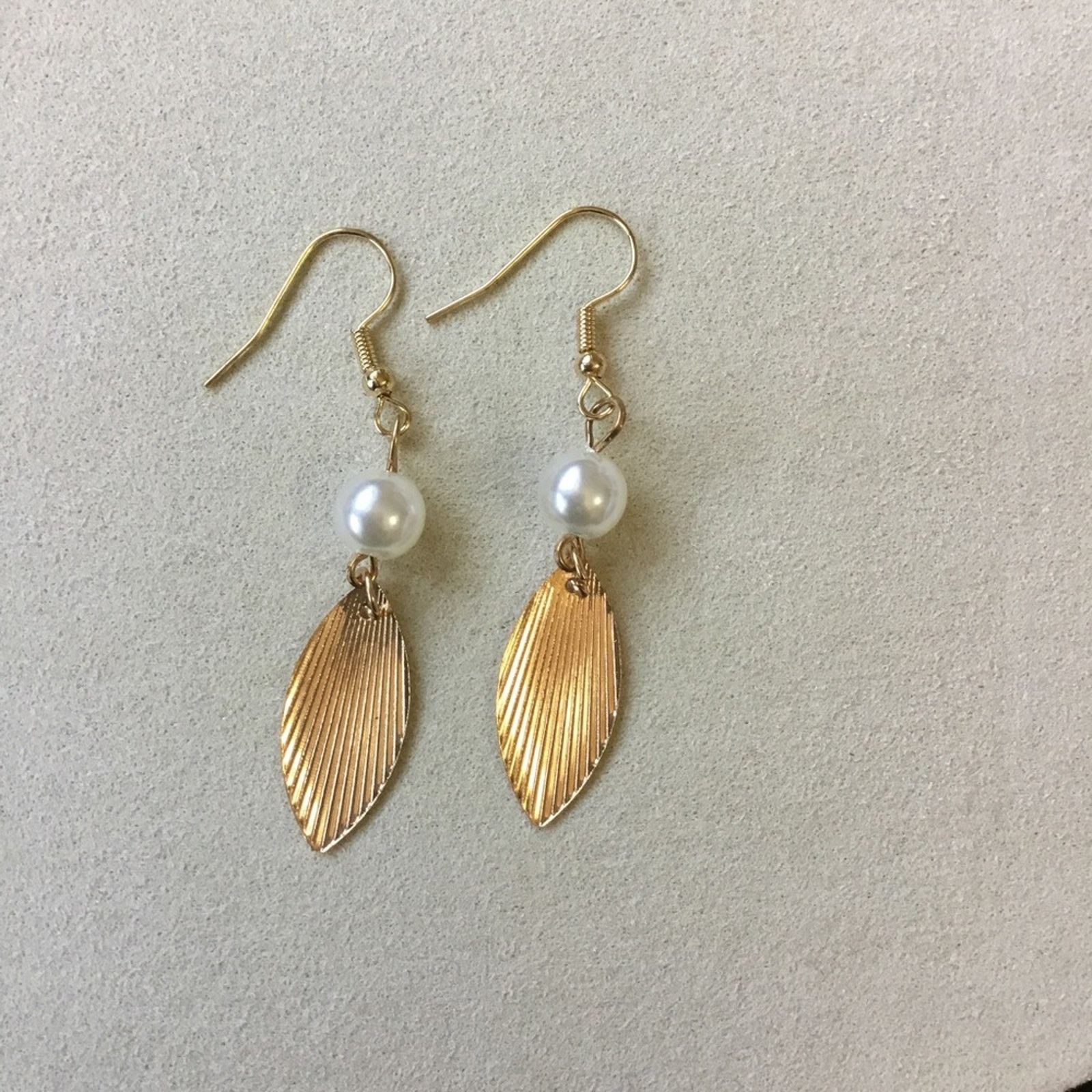 Other Gold & Pearl Feather Drop Earrings Size ONE SIZE - 7 Thumbnail