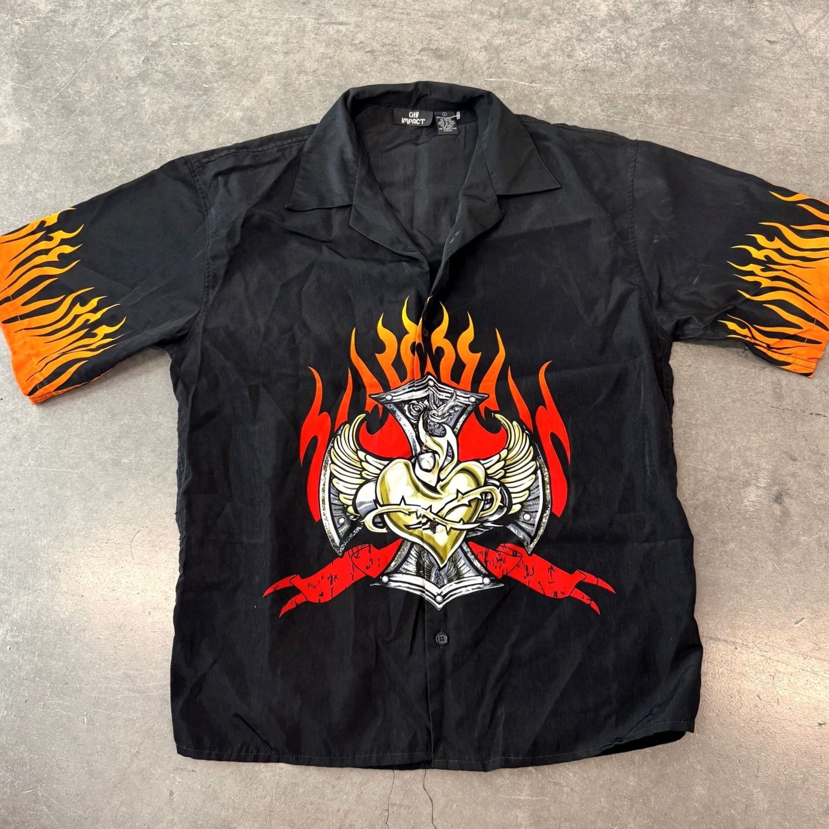 Vintage VINTAGE Y2K Flame Cross Biker Motorcycle Short Sleeve Button Up Graphic Tee L Mens Black Size US 33 - 2 Thumbnail