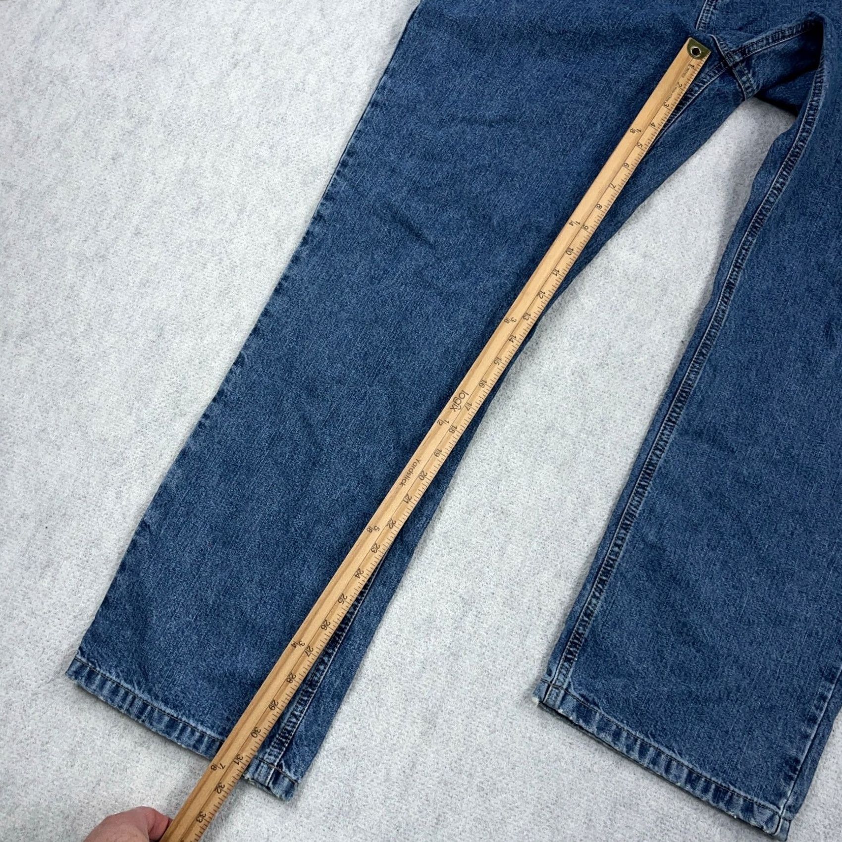 Tommy Hilfiger VINTAGE Tommy Hilfiger Jeans Women 14 Classic Fit Straight Leg Med Wash Y2K 00s Jeans Women 14 Blue 5-Pocket Design Regular Vintage Mens Womens Girls Size 36" / US 14 / IT 50 - 7 Thumbnail