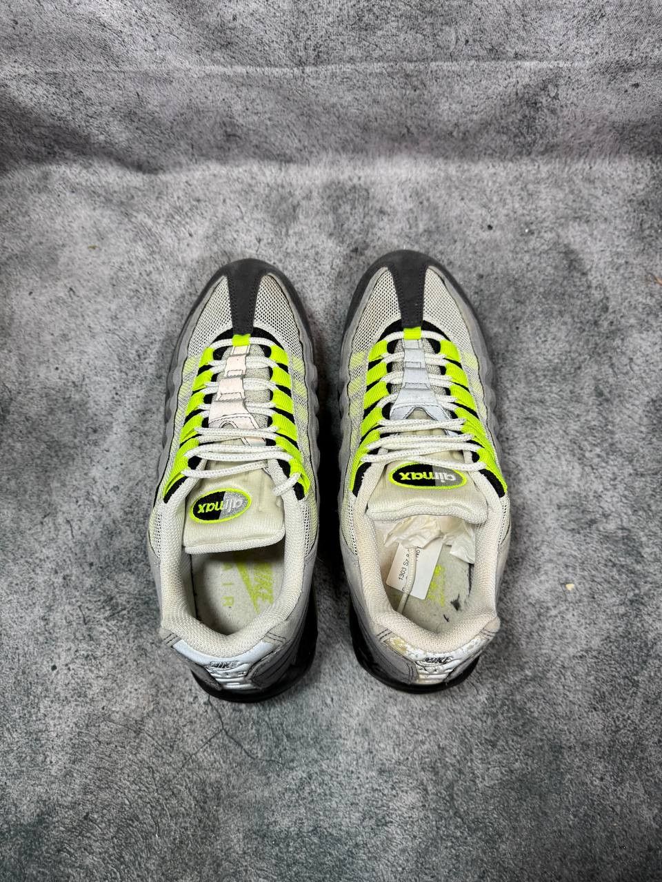 Nike Size 8.5 | Nike Air Max 95 Neon No Box | Pre-Owned Size US 8.5 / EU 41-42 - 4 Thumbnail