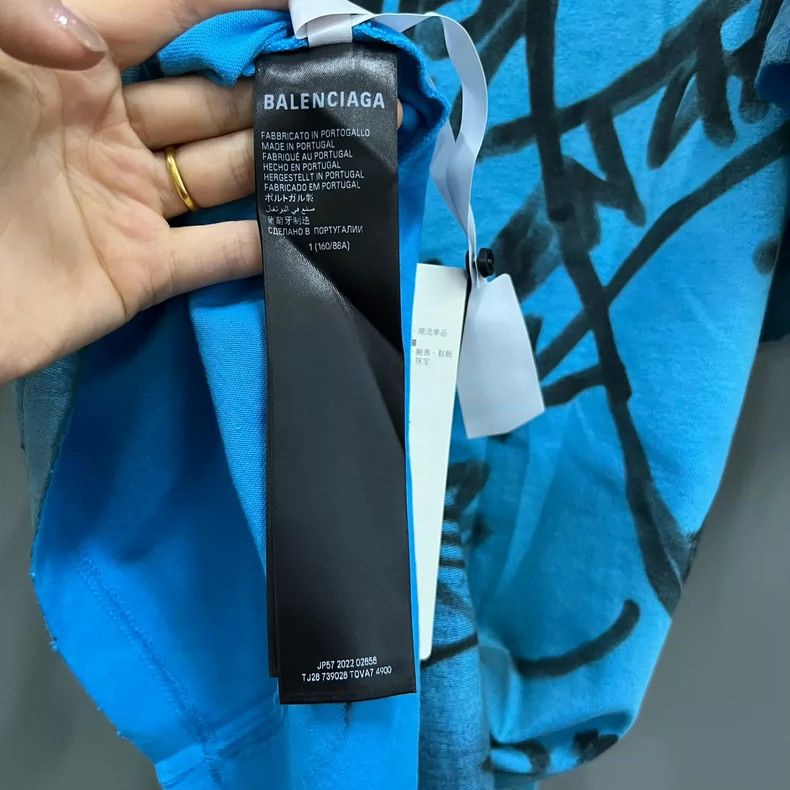 Balenciaga Balenciaga Blue Graffiti Logo Short Sleeve Size US S / EU 44-46 / 1 - 4 Thumbnail