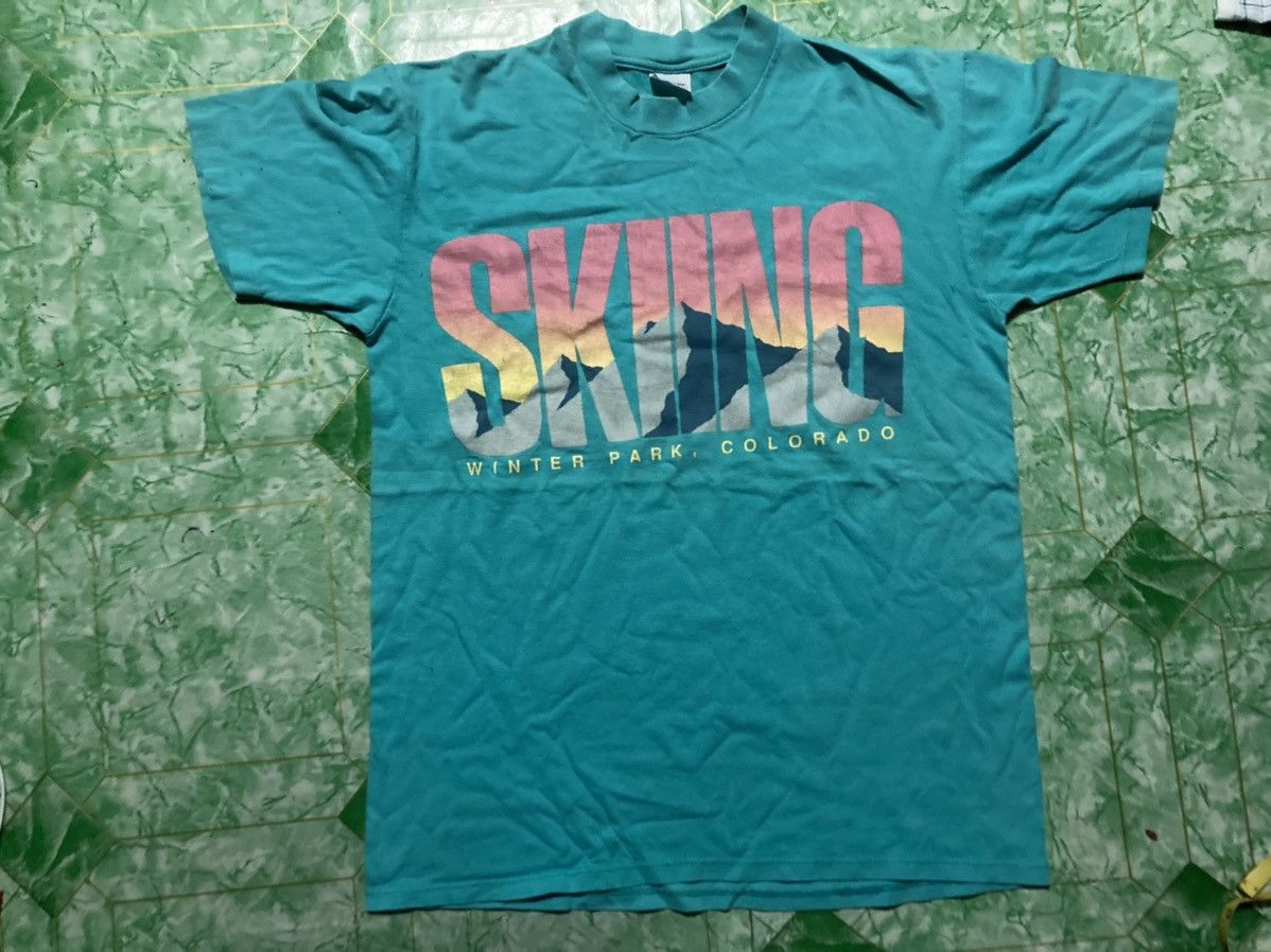 Vintage Vintage T-shirt Stedman Sking Winter park 80s Size US L / EU 52-54 / 3 - 1 Thumbnail