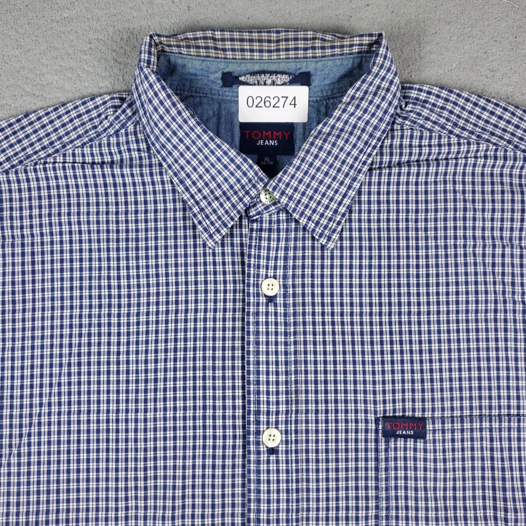 Tommy Hilfiger VINTAGE Tommy Hilfiger Shirt Mens XL Blue Plaid Casual Button-Up Short Sleeve, Regular Fit, Cotton, Button-Front, Classic American Style (Mens) Size US XL / EU 56 / 4 - 2 Thumbnail
