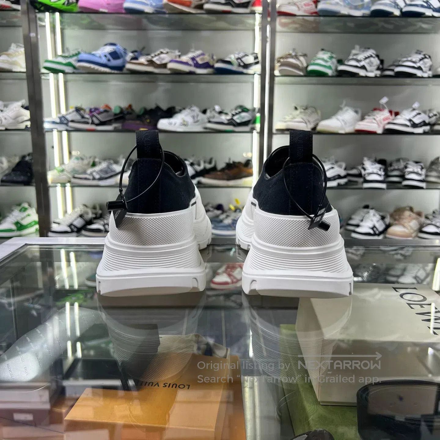 Alexander McQueen alexander mcqueen black low. Size US 10 / EU 43 - 5 Thumbnail