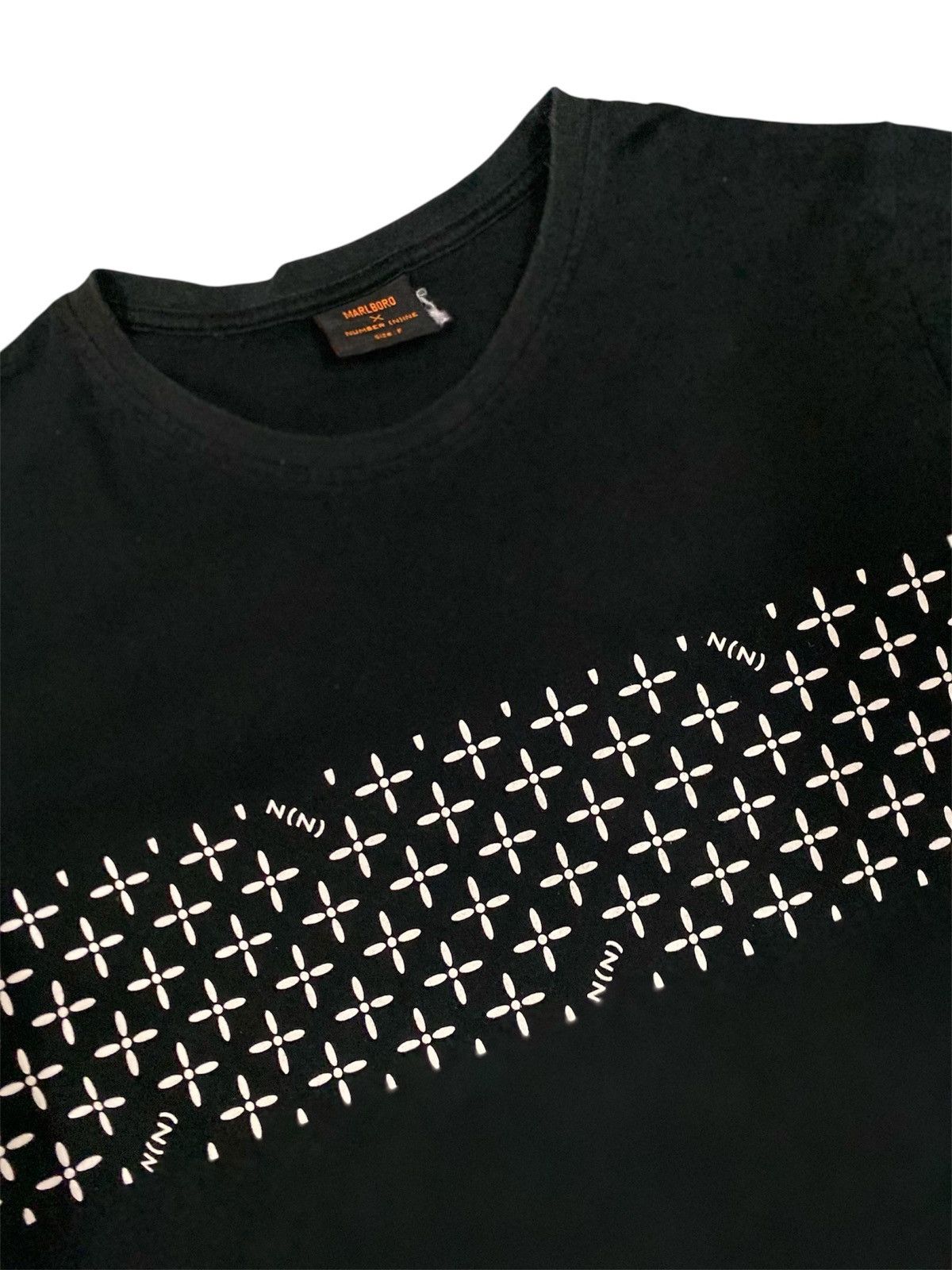Number (N)ine Number Nine Marlboro Cross Plus Logo Tees Size US M / EU 48-50 / 2 - 2 Thumbnail