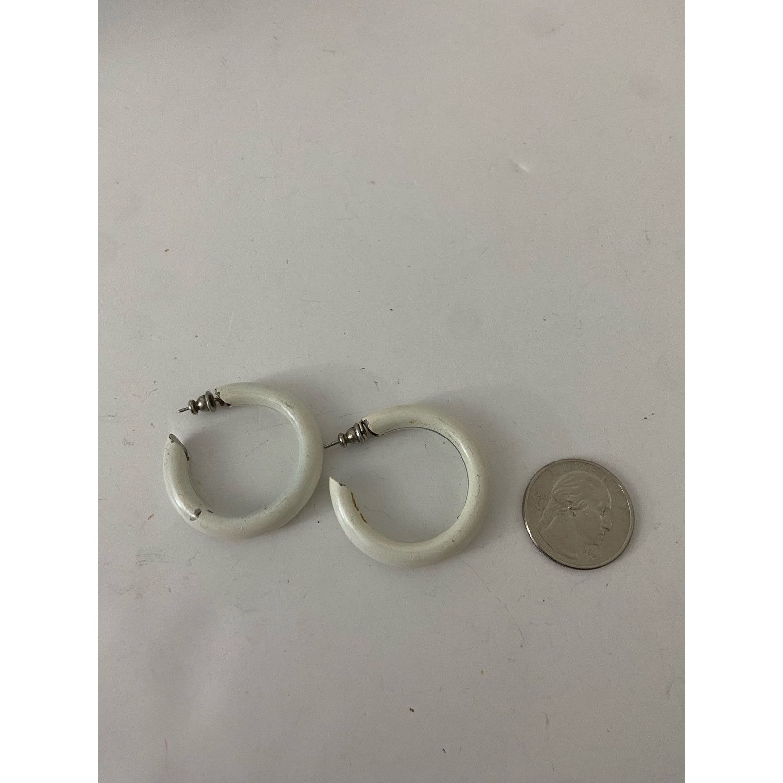 Vintage white hoop earrings Size ONE SIZE - 2 Thumbnail