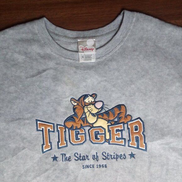 Disney Vintage Disney Tigger Star Of Stripes Fleece Sweatshirt Size US XL / EU 56 / 4 - 1 Thumbnail