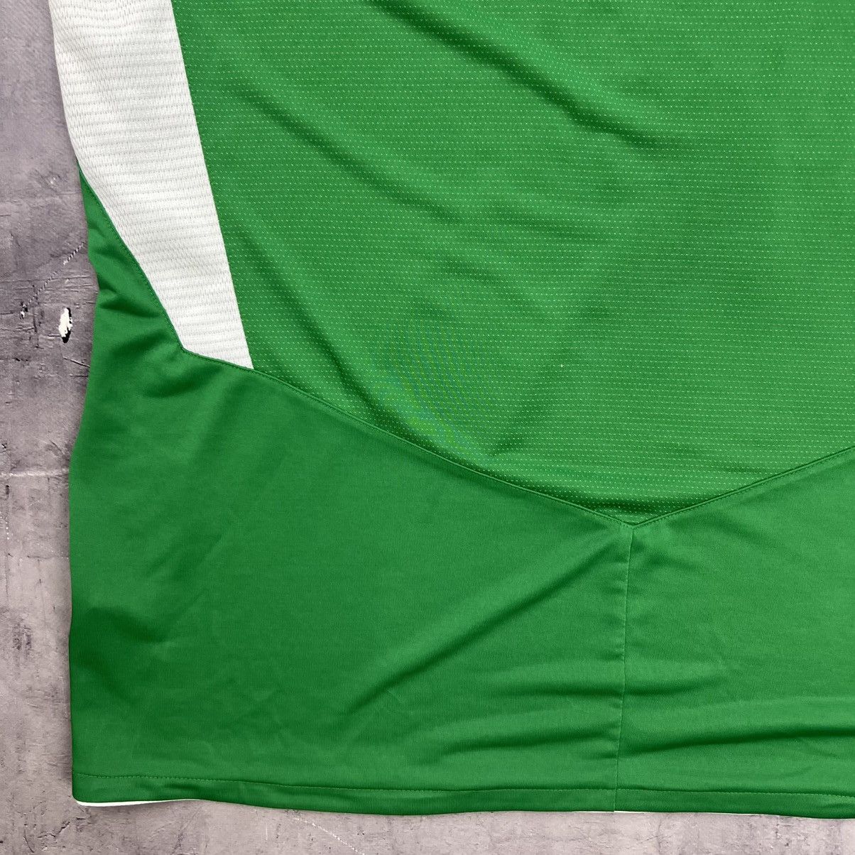 Umbro Rare! Ireland Umbro Soccer Jersey Shirt Vintage Size US XL / EU 56 / 4 - 21 Thumbnail