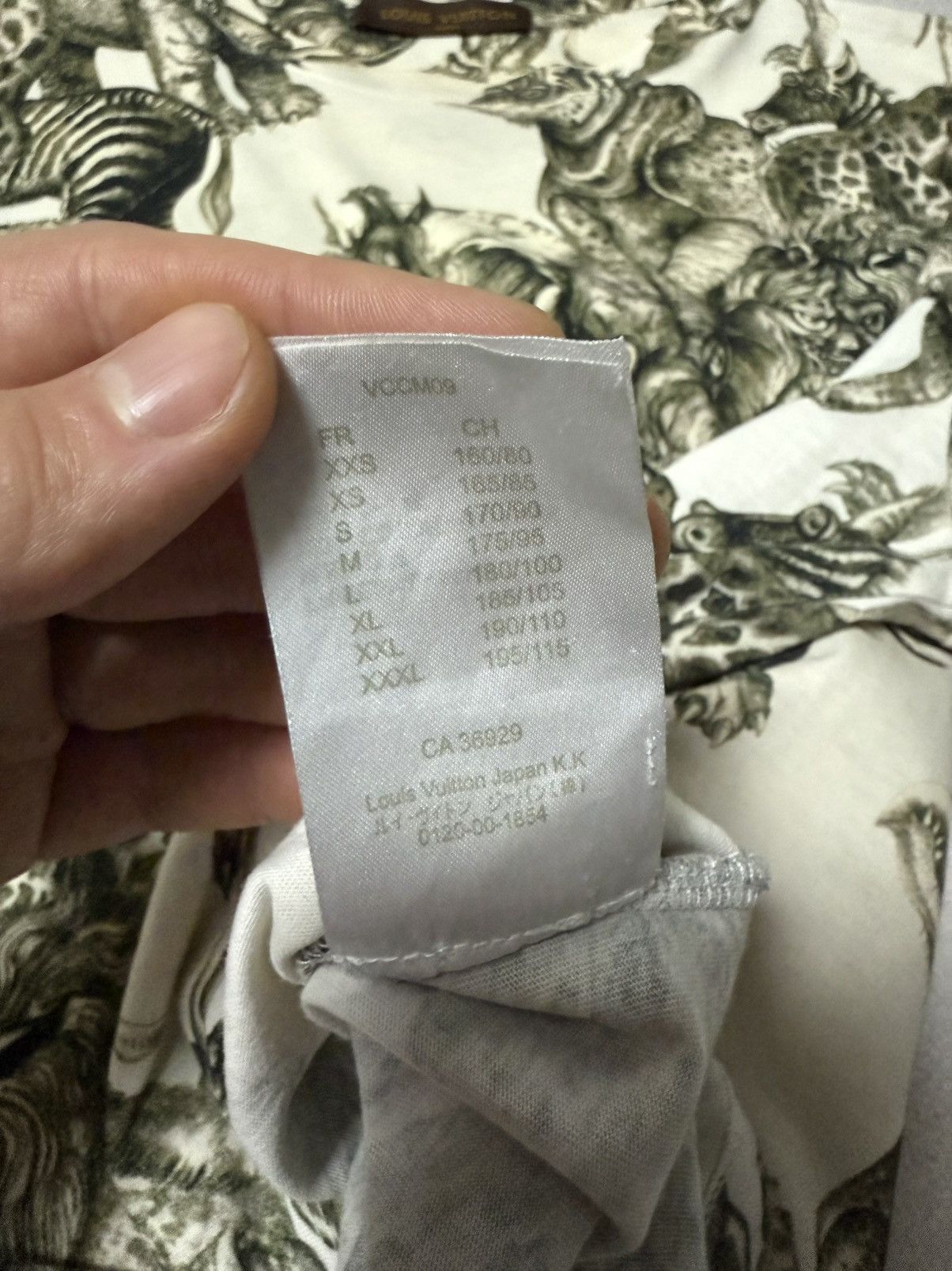 Louis Vuitton Louis Vuitton T Shirt Tee Overprinted Mens M Size Size US M / EU 48-50 / 2 - 18 Thumbnail