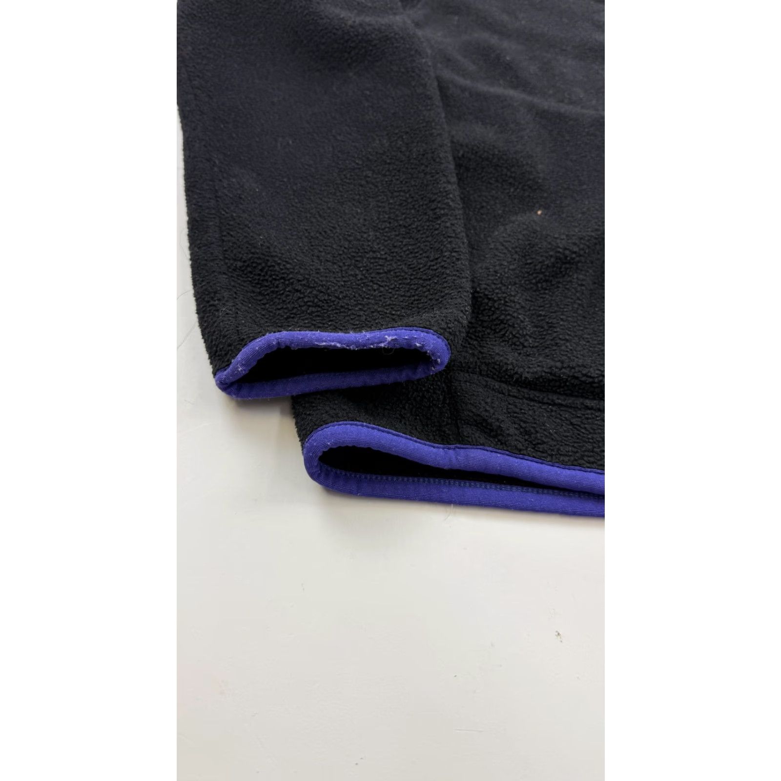 Patagonia Patagonia Synchilla Fleece Pullover Womens Small Black 1/4 Zip Purple Trim 1998 Size S / US 4 / IT 40 - 2 Thumbnail