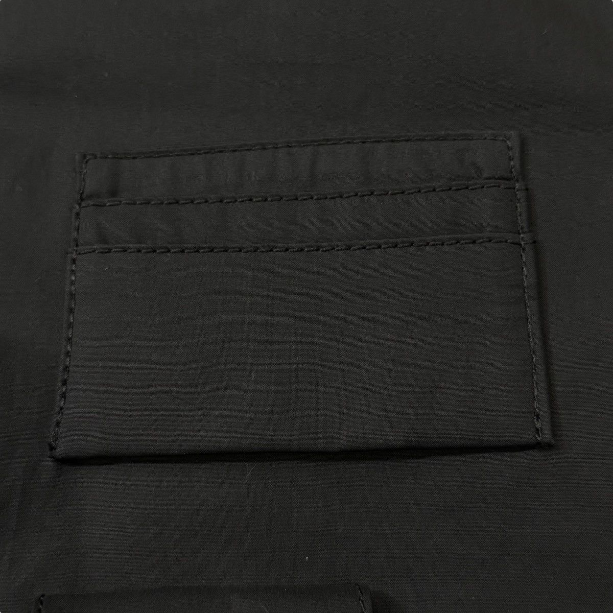 Louis Vuitton LOUIS VUITTON 2019AW ×Virgil Abloh Multi-Pocket Shirt Size US M / EU 48-50 / 2 - 7 Thumbnail