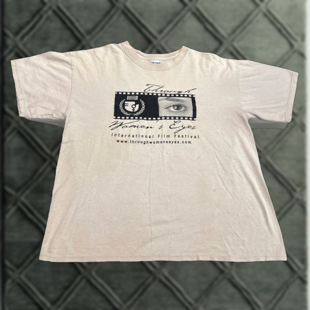 Gildan VINTAGE Through Women’s Eyes International Film Festival T-Shirt Large Beige Gildan Unisex Adults L Eye Womens Size L / US 10 / IT 46 - 1 Thumbnail