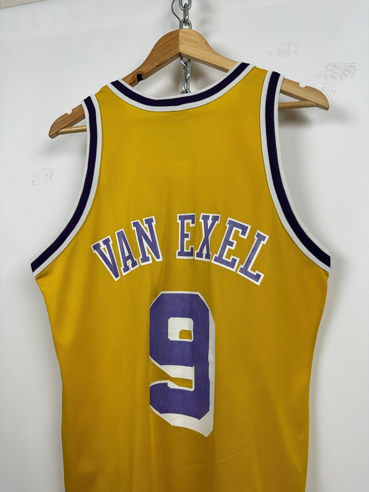 Champion Vintage Los Angeles Lakers Champion Van Exel #9 Jersey Size US S / EU 44-46 / 1 - 14 Thumbnail