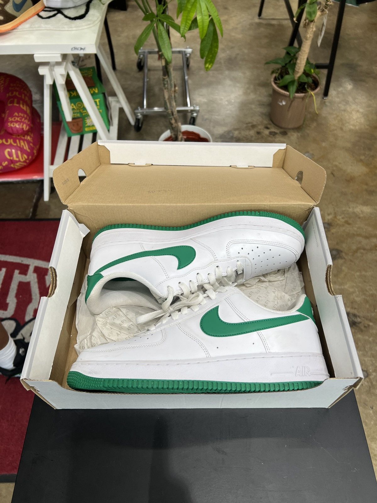 Nike Nike Air Force 1 ‘07 White Malachite Sz. 10 (2023) Size US 10 / EU 43 - 12 Thumbnail