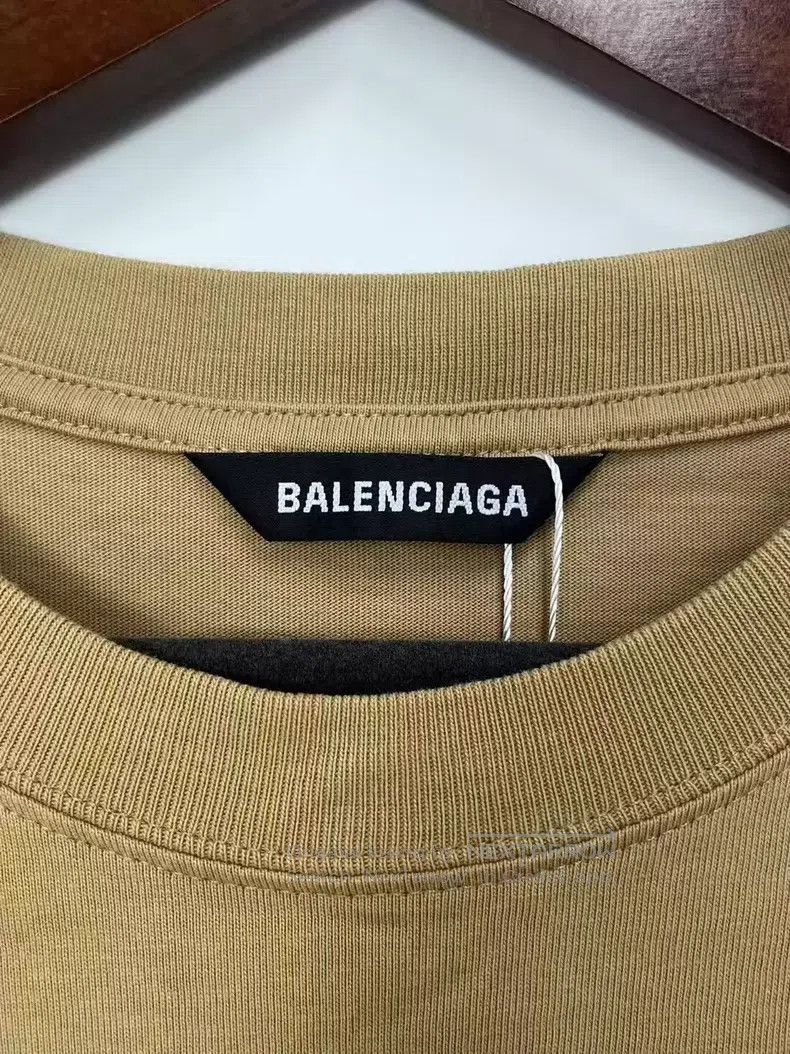 Balenciaga Balenciaga Khaki BB embroidered logo letter short-sleeve s Size US M / EU 48-50 / 2 - 5 Thumbnail