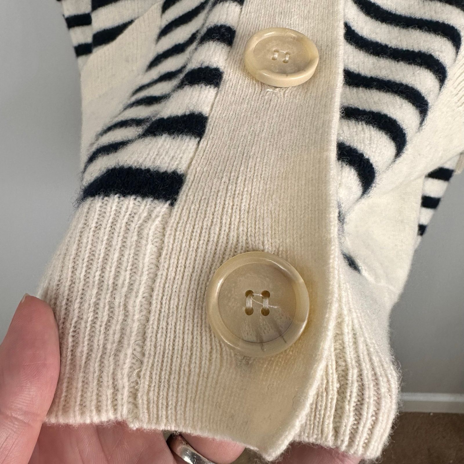 Zara Zara Black Ecru Striped Oversized Wool V-neck Cardigan Sz M Size M / US 6-8 / IT 42-44 - 8 Thumbnail
