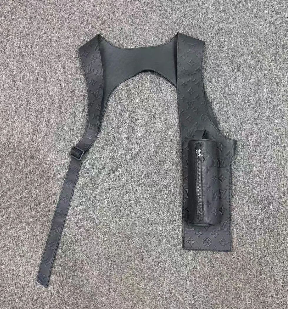 Louis Vuitton Louis Vuitton Leather presbyopic tactical vest Nextarrow-25 Size US S / EU 44-46 / 1 - 1 Thumbnail